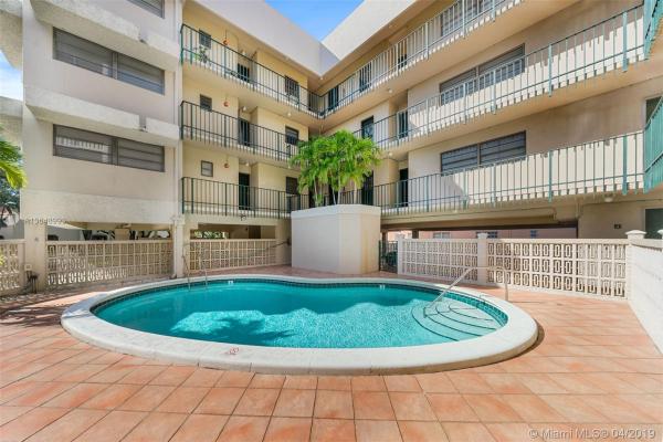 Quinary Club, 525 Coral Way #404, Coral Gables, Florida 33134, image 2