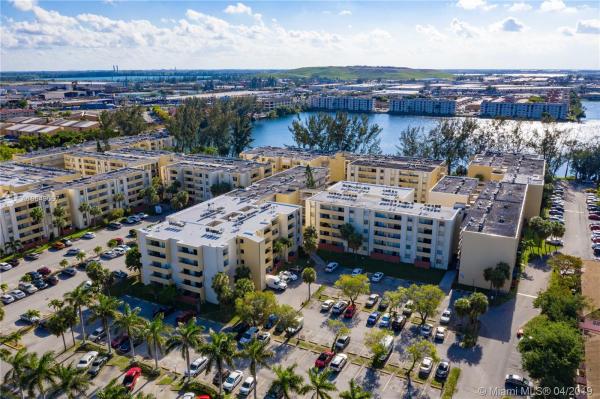 Samari Lake East, 10090 NW 80th Ct #1553, Hialeah Gardens, Florida 33016, image 2