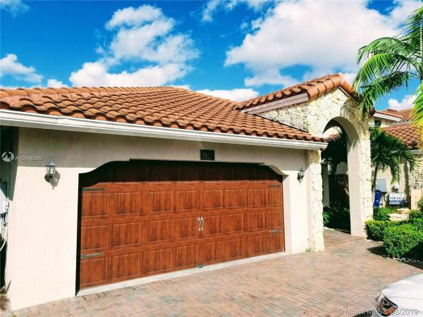 Fontainebleau West North, 9827 NW 10th Ter, Fountainebleau, Florida 33172, image 2