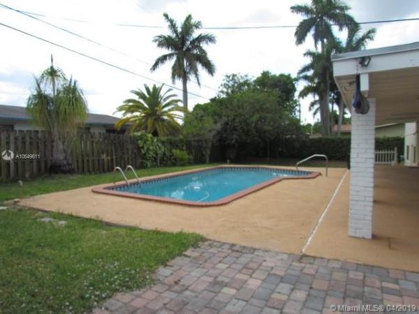 Palmetto Country Club Estates, 15600 Palmetto Club Dr, Palmetto Estates, Florida 33157, image 2