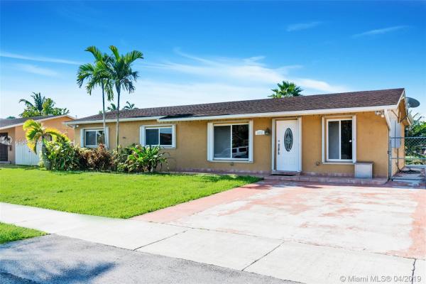Southern Estates, 3372 Village Green Dr, Tamiami, Florida 33175, image 2