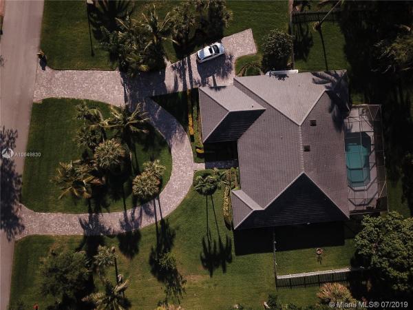 Pinewood Of Wellington, 13840 Greentree Trl, Wellington, Florida 33414, image 2