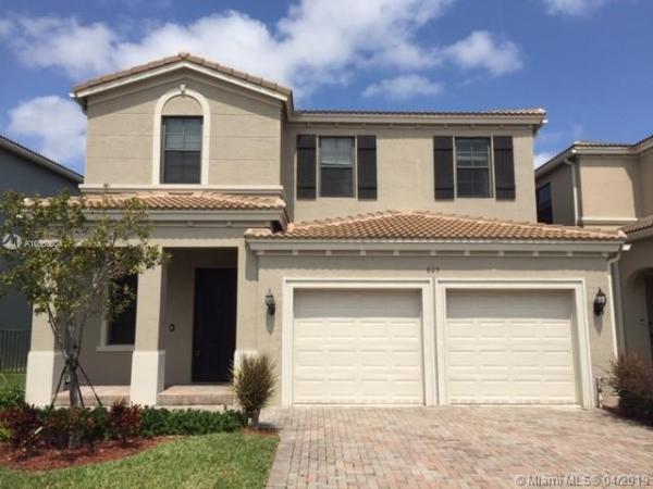 Champion Lakes, 605 NE 191st St, Ives Estates, Florida 33179, image 2