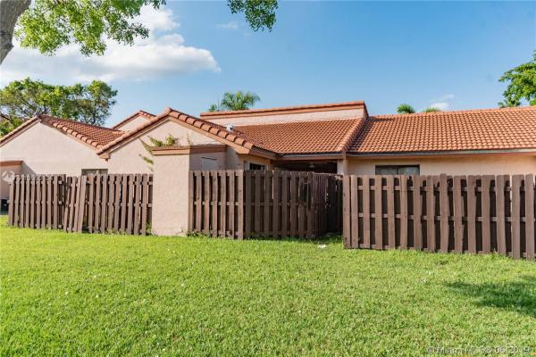 Villa Homes At The Moors, 17250 NW 60th Ct #17250, Country Club, Florida 33015, image 2