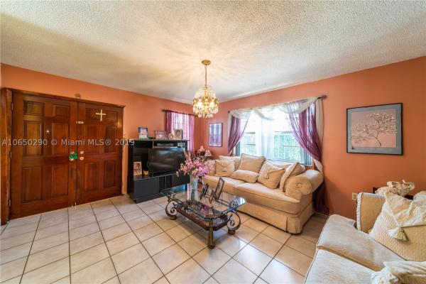 Comfort Gardens, Miami, Florida 33125, image 2
