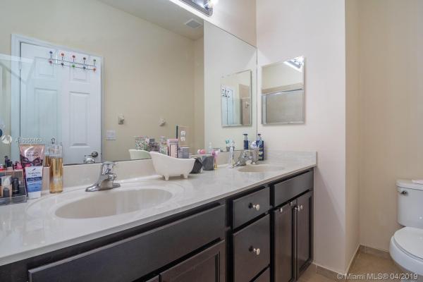 Kendall Commons Townhomes, 9460 SW 171st Ct, The Hammocks, Florida 33196, image 2