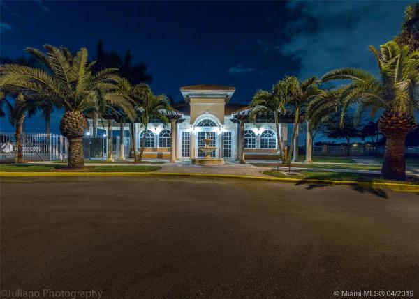 Tuscan Lake Villas, 17833 NW 74th Ct #17833, Country Club, Florida 33015, image 2