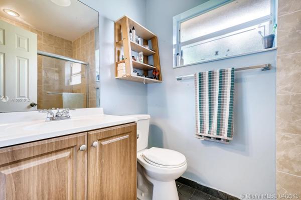 Sierra Ridge, 21286 Ne 8th Pl #3, Ives Estates, Florida 33179, image 2