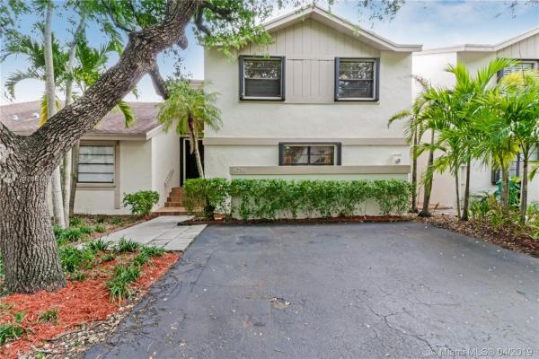 Shadywood Villas, 11786 SW 92nd Ter #*, Kendall, Florida 33186, image 2