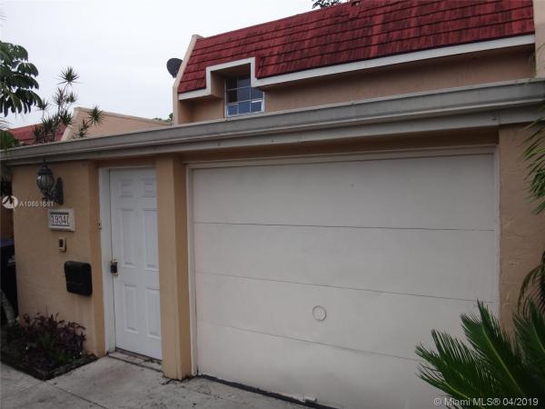 Country Club Of Miami Fairway Townhouses, 19340 Bobolink Dr #19340, Hialeah, Florida 33015, image 2