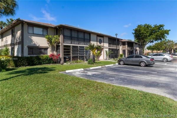 Carmel At The California Club, 809 NE 199th St #107-7, Ives Estates, Florida 33179, image 2