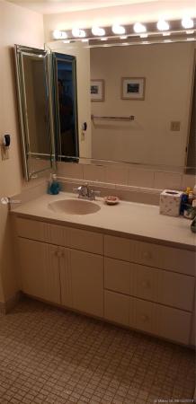Winston Towers 600, 210 174th St #2117, Sunny Isles Beach, Florida 33160, image 2