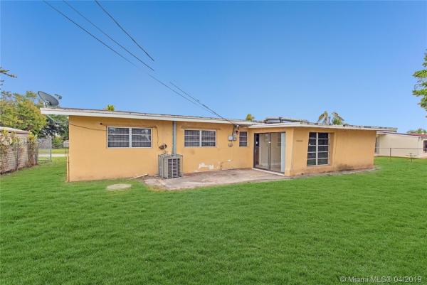 Sierra, 25 NW 192nd St, Miami Gardens, Florida 33169, image 2