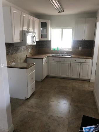 Kings Gardens, Miami Gardens, Florida 33055, image 2