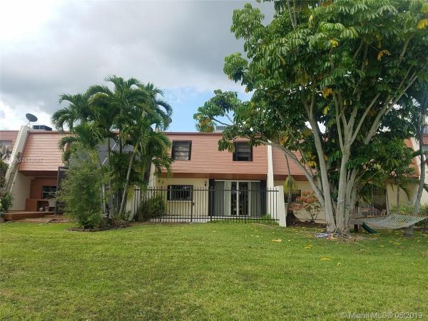 Sunset Park Lake Villas, 7647 SW 102nd Pl, Kendall, Florida 33173, image 2