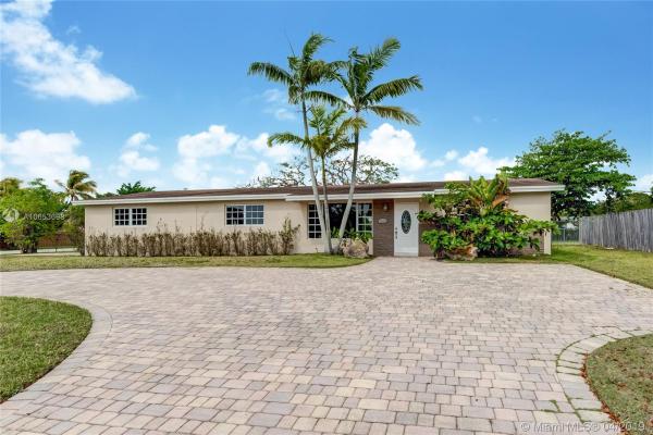 Pine Ridge Estates, 14590 SW 98th Ave, Kendall, Florida 33176, image 2