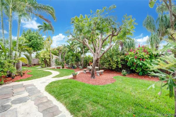 Devon Aire Estates, 12370 SW 104th Ter, The Crossings, Florida 33186, image 2