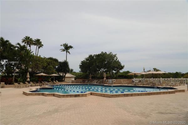 Towers Of Key Biscayne, 1121 Crandon Blvd #E204, Key Biscayne, Florida 33149, image 2