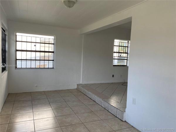 Stephens Manor, 775 NW 77th St, Gladeview, Florida 33150, image 2