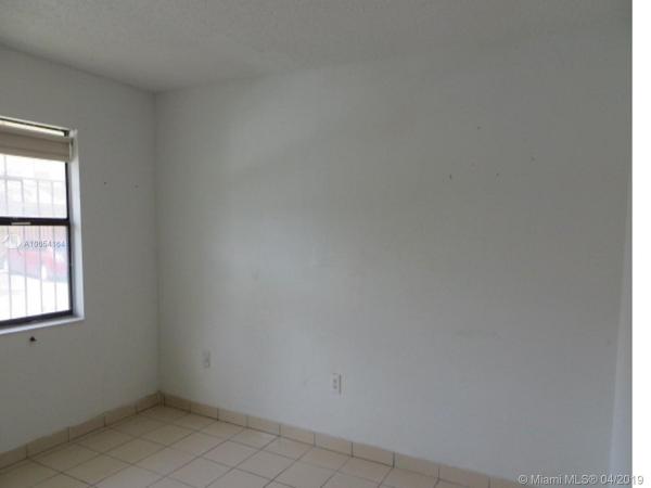 Tamiami Lakes Townhomes, 13405 SW 12th Ter, Tamiami, Florida 33184, image 2