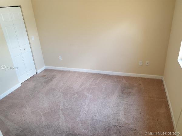 Emerald Creek Townhomes, 12450 Emerald Creek Ct, Plantation, Florida 33325, image 2