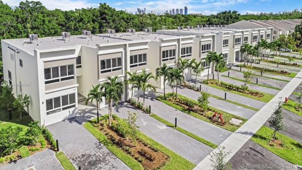 Parkview Villas, 2451 NE 135th St, North Miami, Florida 33181, image 2