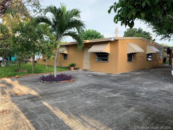 Hyde Park Manor, 1020 NW 141st St, Golden Glades, Florida 33168, image 2