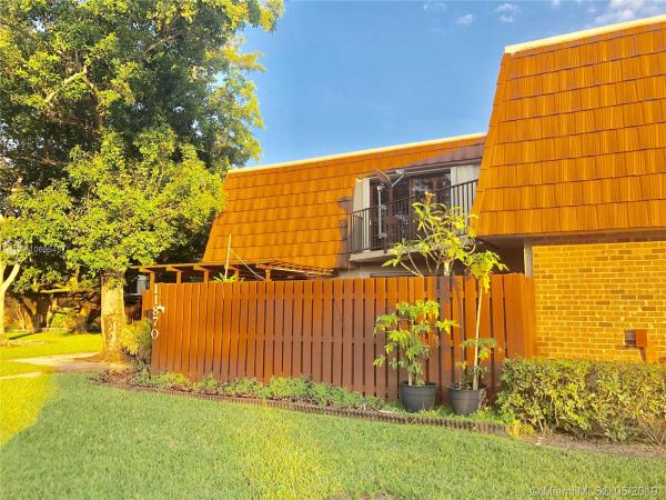 Village At Lake Pine, 11870 SW 12th Pl, Davie, Florida 33325, image 2