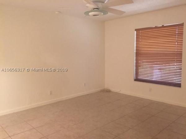 Villas At Carriage Hills Lakeside, 404 Briarwood Cir #4-22, Hollywood, Florida 33024, image 3