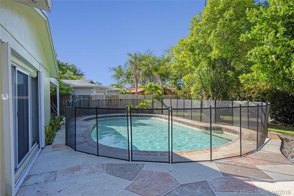 Bel Aire, 9240 Tiffany Dr, Cutler Bay, Florida 33157, image 2