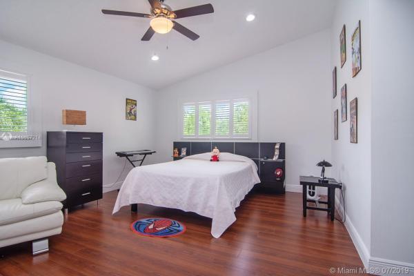 Royal Oaks, 16860 NW 81st Ave, Miami Lakes, Florida 33016, image 2