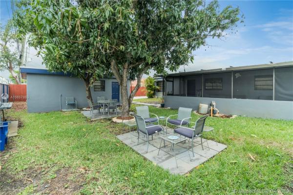 Bonnie Briar Estates, 3298 NW 169th Ter, Miami Gardens, Florida 33056, image 2