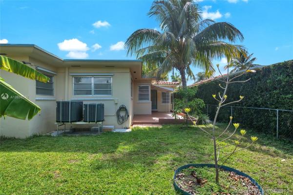 Altos Del Mar, 9324 Carlyle Ave, Surfside, Florida 33154, image 2