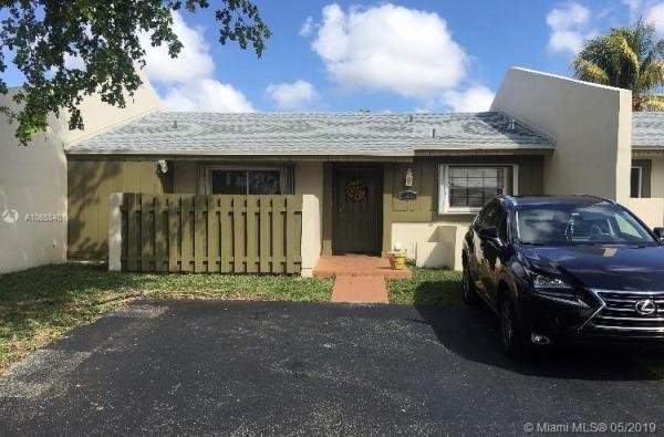 Devon Aire Villas, 12245 SW 117th Ter, The Crossings, Florida 33186, image 2