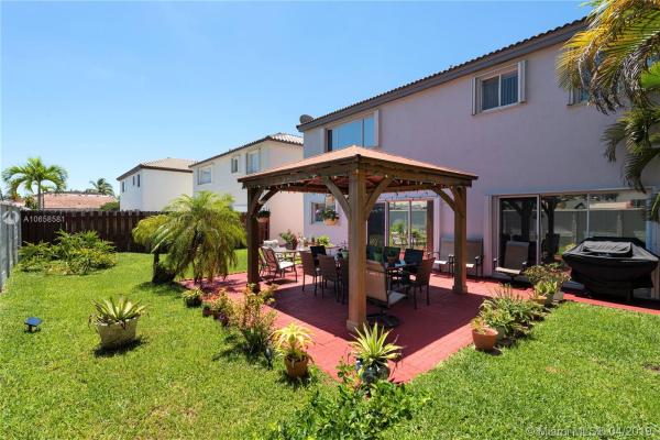 Weitzer At Lago Mar, 7331 SW 158th Ave, Kendale Lakes, Florida 33193, image 2