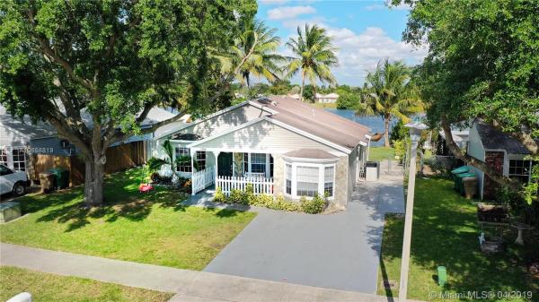 Summer Lake, 1700 SW 129th Way, Davie, Florida 33325, image 2