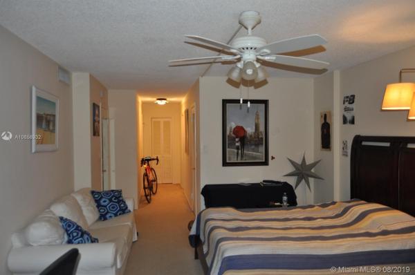 Canongate, 800 NE 195th St #207, Ives Estates, Florida 33179, image 2