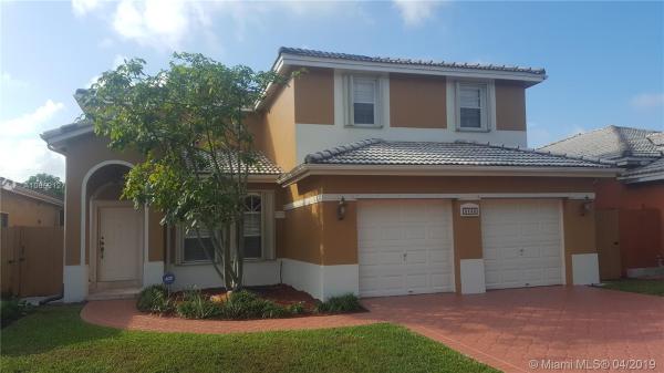 Big Five Homes, 9232 Grand Canal Dr, Fountainebleau, Florida 33174, image 2
