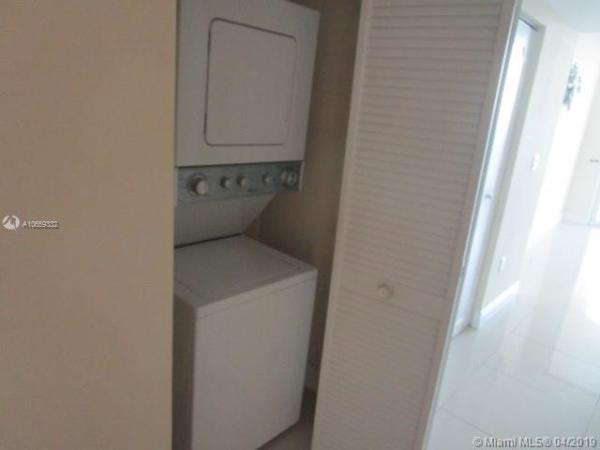 La Perla, 16699 Collins Ave #4201, Sunny Isles Beach, Florida 33160, image 2