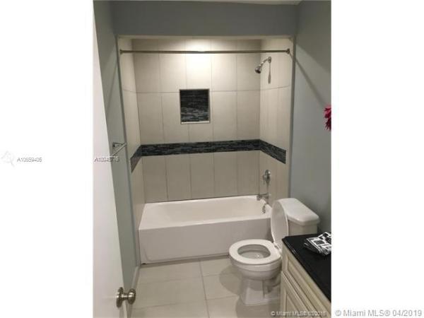 Rustic Lakes, 14464 SW 58th Ter, Kendale Lakes, Florida 33183, image 2