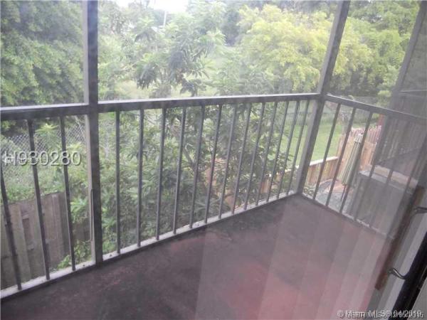 Townhomes Of Monterey, 1033 NE 210th Ter #1033, Ives Estates, Florida 33179, image 2