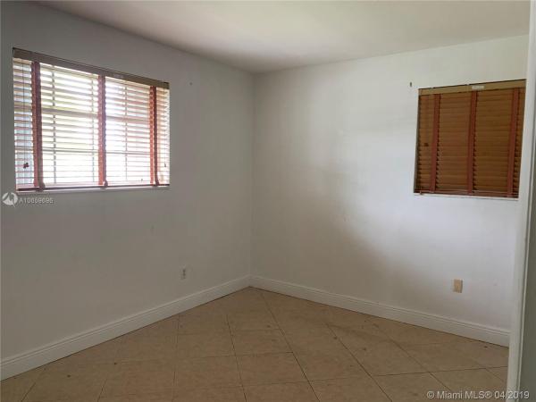 Coral Gardens, 9450 SW 25th Dr, Westchester, Florida 33165, image 2