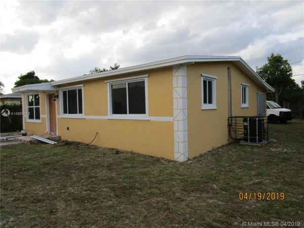 Highview Gardens, 911 Opa Locka Blvd, Golden Glades, Florida 33168, image 2