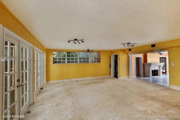 Sunset Lake, 2321 N Bay Rd, Miami Beach, Florida 33140, image 2