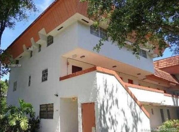 Castle, 10907 N Kendall Dr #430, Kendall, Florida 33176, image 2