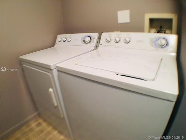 Villas Of Glengary, 805 Bannock Ter, Palm Beach Gardens, Florida 33418, image 2