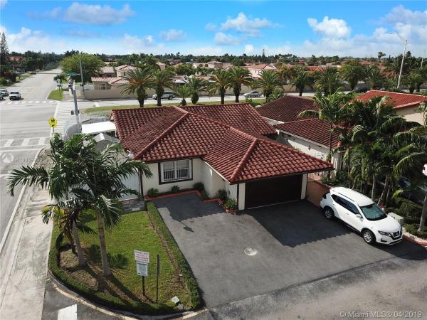 Tamiami Lakes, 1756 SW 136th Pl, Tamiami, Florida 33175, image 2
