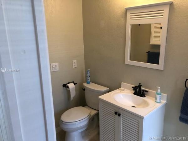 Yacht Harbor Manor, 1270 Morse Blvd, Riviera Beach, Florida 33404, image 2
