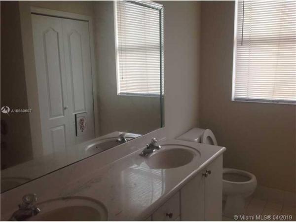 6261 SW 157th Pl, Unincorporated Dade County, Florida 33193, image 2