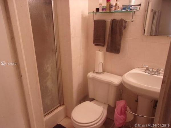 Mansionette Homes, 1065 NW 130th St, North Miami, Florida 33168, image 2